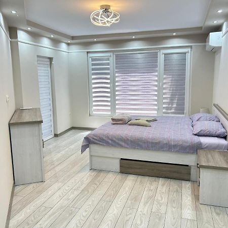 Apartament Deluxe Karina-Free Parking Burgas City Eksteriør billede