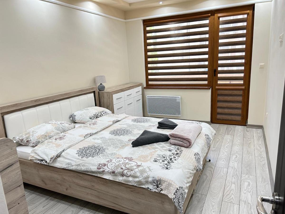 Apartament Deluxe Karina-Free Parking Burgas City Eksteriør billede