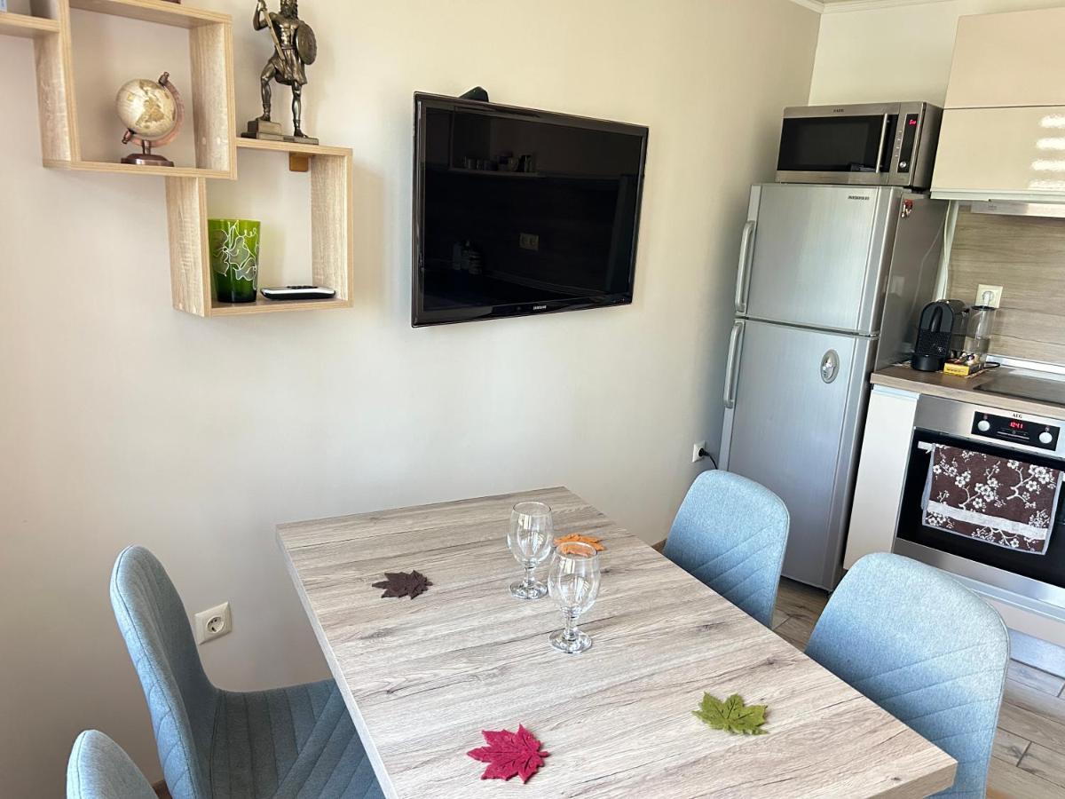 Apartament Deluxe Karina-Free Parking Burgas City Eksteriør billede